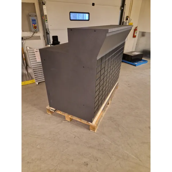 Bardisk med fliser i front