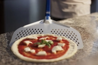 Pizzaspade alu. perf./rekt. 36x36cm, skaft 120cm