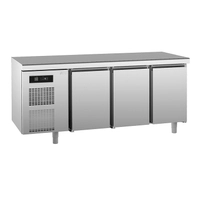 UNIVERSAL kjølebenk 3 dører, dybde 60 cm