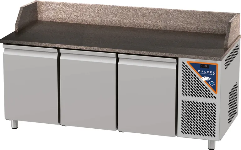 Kjølt pizzabenk med oppkant, 3 dører