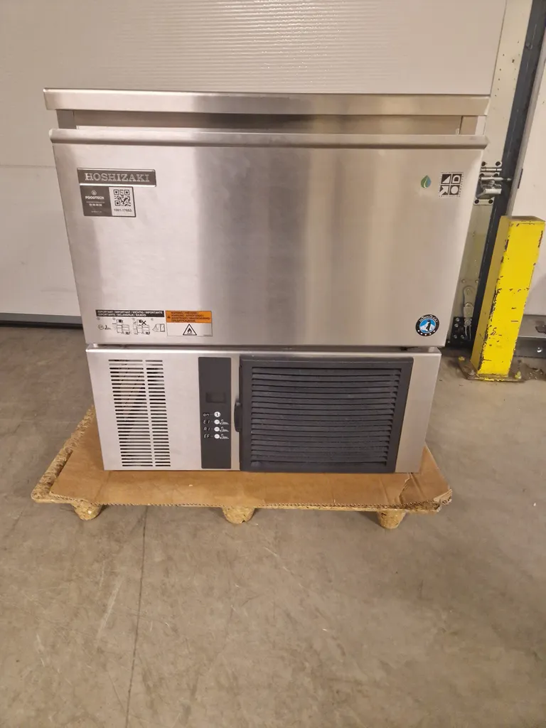 Hoshizaki IM-45CNE-HC isbitmaskin med innebygget binge